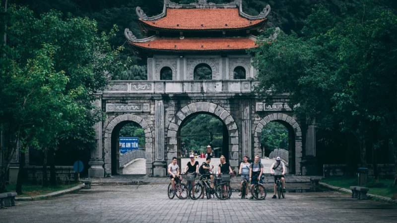 Ninh Binh Day Tour (Hoa Lu-Trang An-Hang Mua) trang an ninh binh